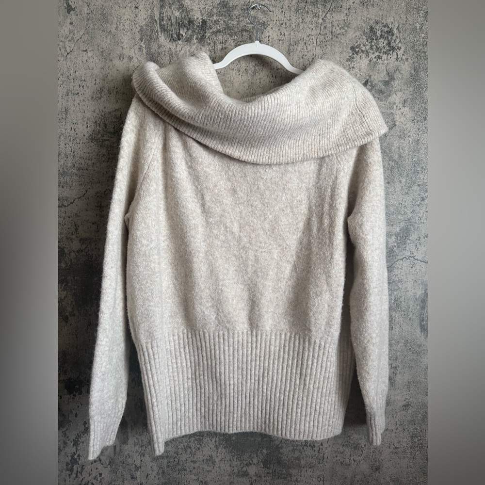 H&M taupe open neck sweater - Picture 6 of 7